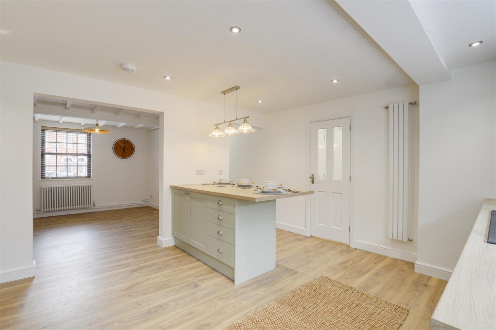 Diamond Avenue, Kirkby-In-Ashfield, Nottinghamshire, NG17 7GN