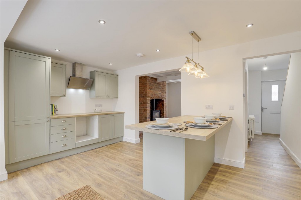 Diamond Avenue, Kirkby-In-Ashfield, Nottinghamshire, NG17 7GN