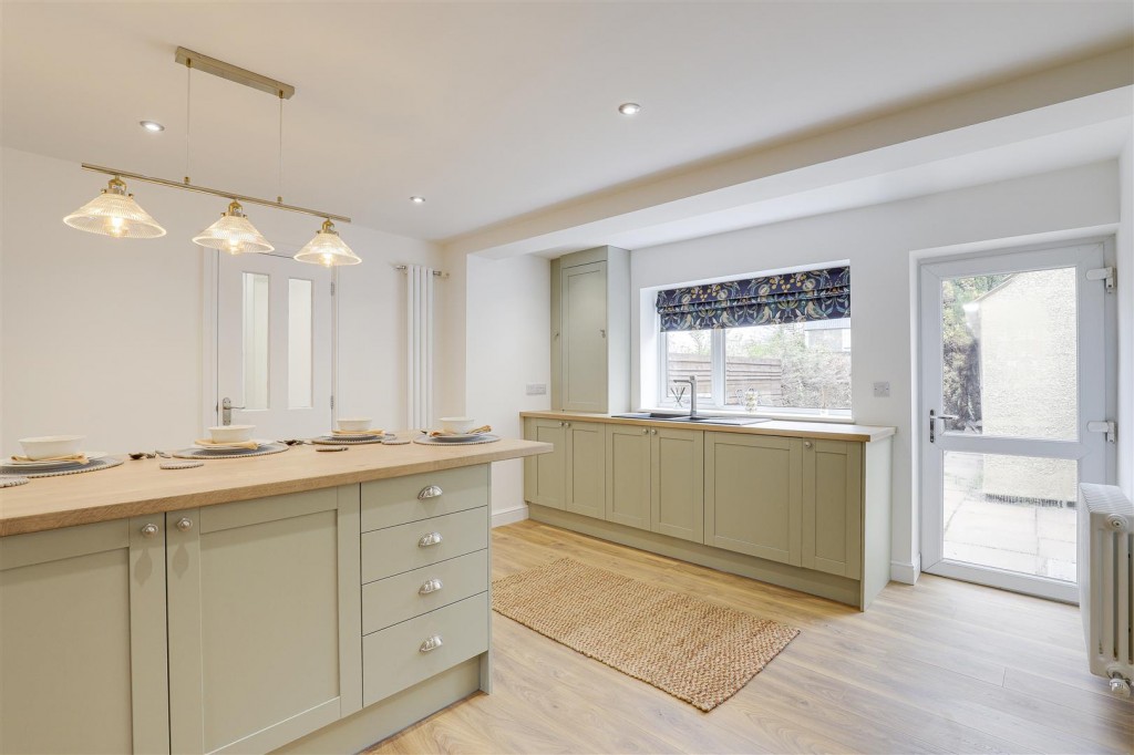 Diamond Avenue, Kirkby-In-Ashfield, Nottinghamshire, NG17 7GN