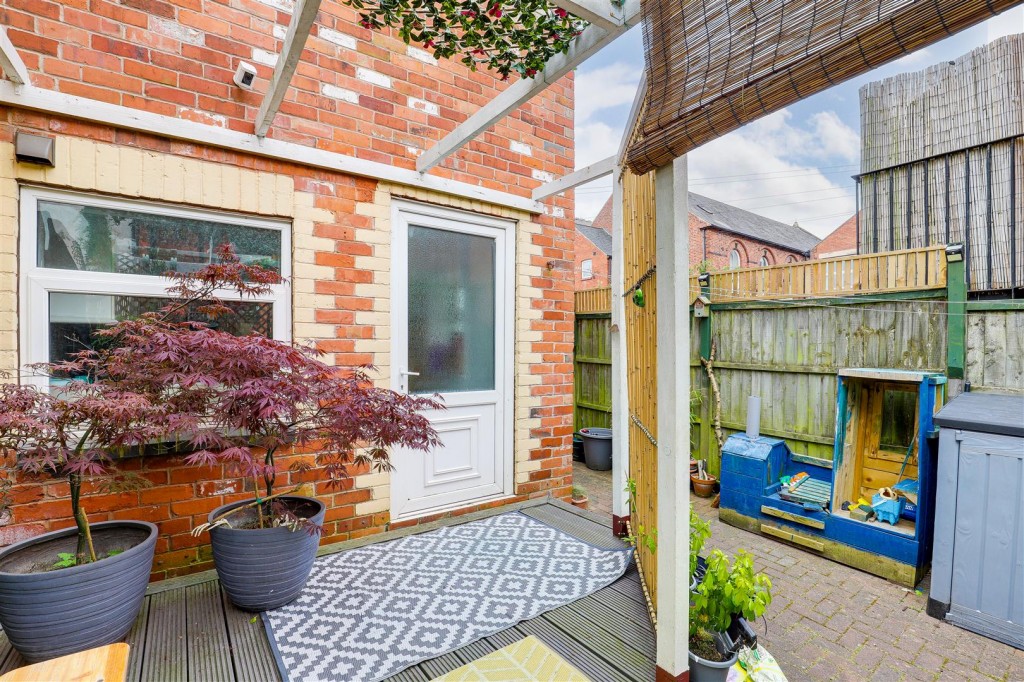 Titchfield Terrace, Hucknall, Nottinghamshire, NG15 7HL