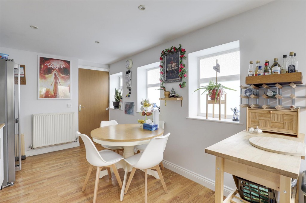 Titchfield Terrace, Hucknall, Nottinghamshire, NG15 7HL