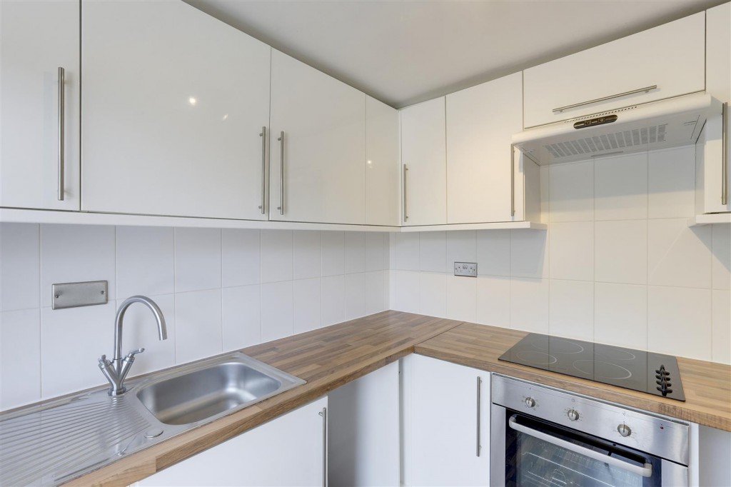Dellwood Close, Carlton, Nottingham, NG4 3SL