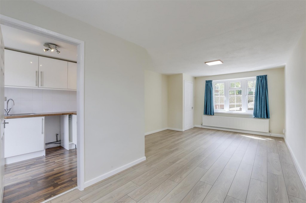 Dellwood Close, Carlton, Nottingham, NG4 3SL