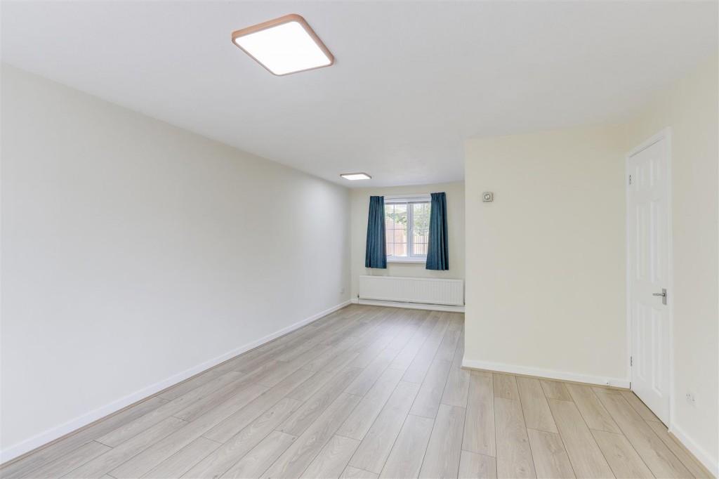 Dellwood Close, Carlton, Nottingham, NG4 3SL
