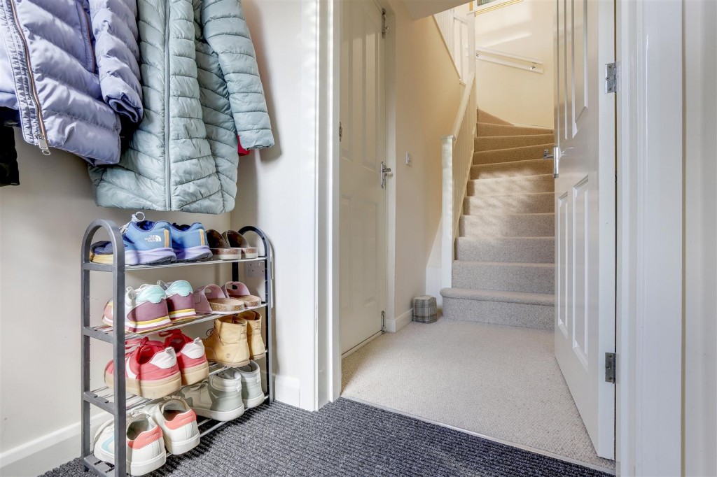 Red Kite Close, Hucknall, Nottinghamshire, NG15 8HE