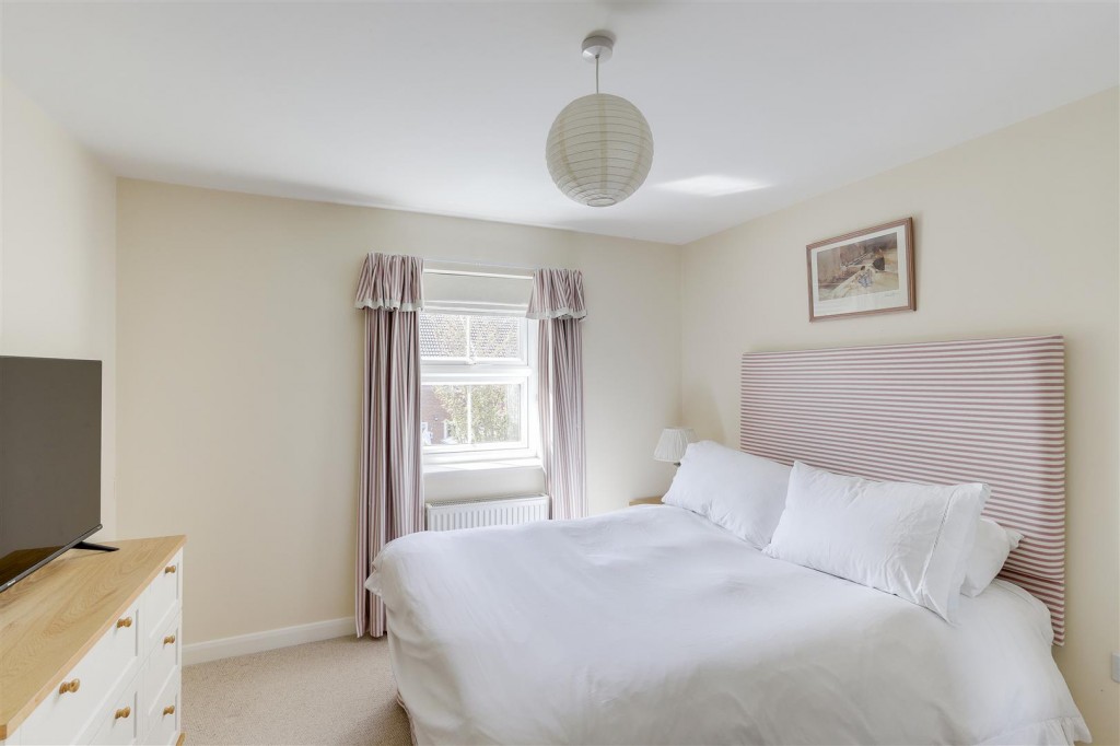 Red Kite Close, Hucknall, Nottinghamshire, NG15 8HE