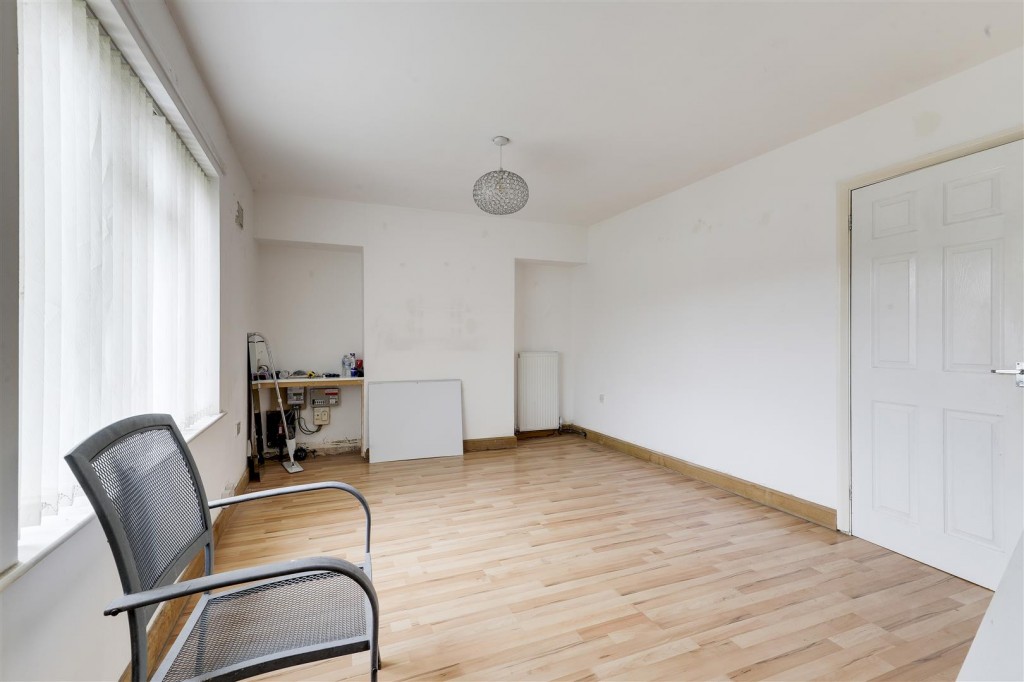 Carnwood Road, Bestwood, Nottinghamshire, NG5 5HW