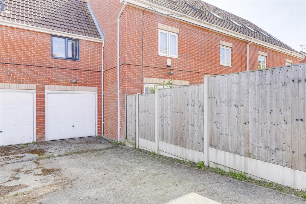 Worthy Row, Bestwoood, Nottinghamshire, NG5 5XD