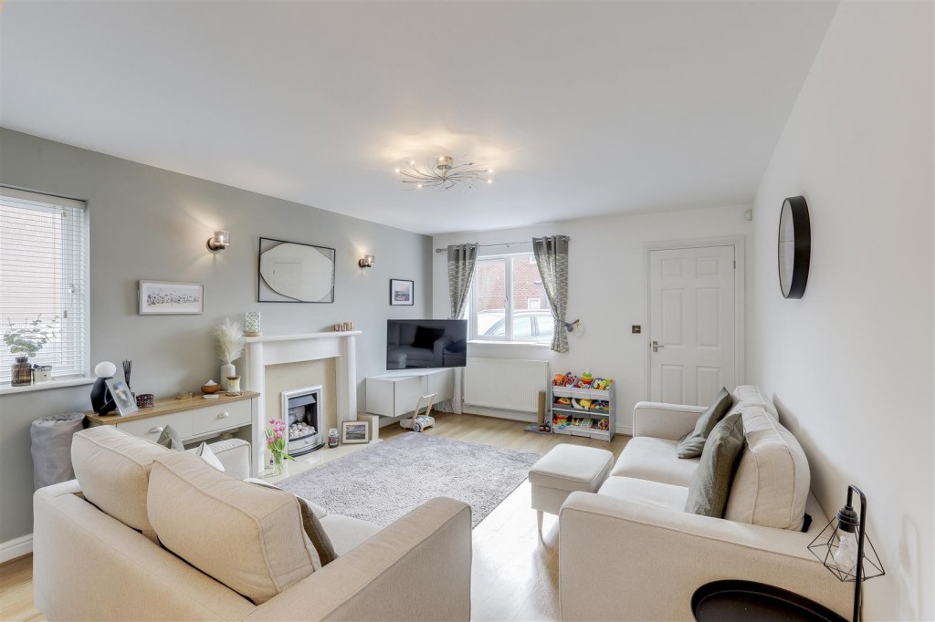 Hoselett Field Road, Long Eaton, Derbyshire, NG10 1PU
