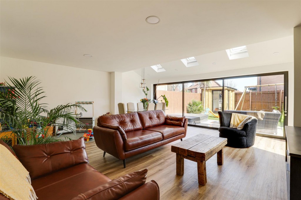 Clovelly Drive, Mapperley, Nottinghamshire, NG3 5NJ