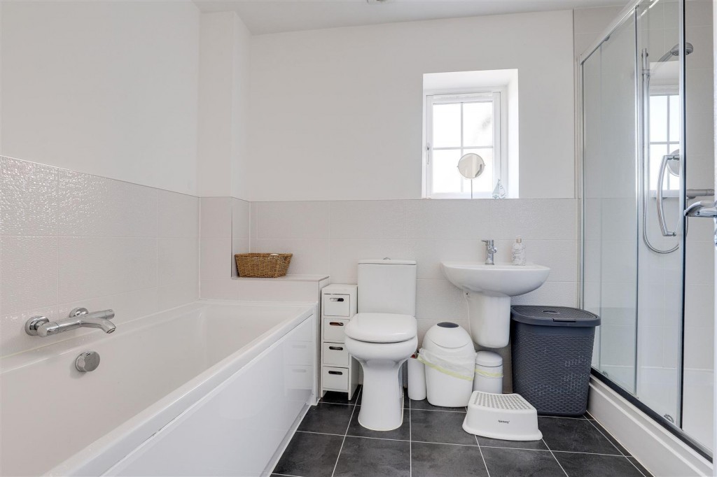 Clovelly Drive, Mapperley, Nottinghamshire, NG3 5NJ