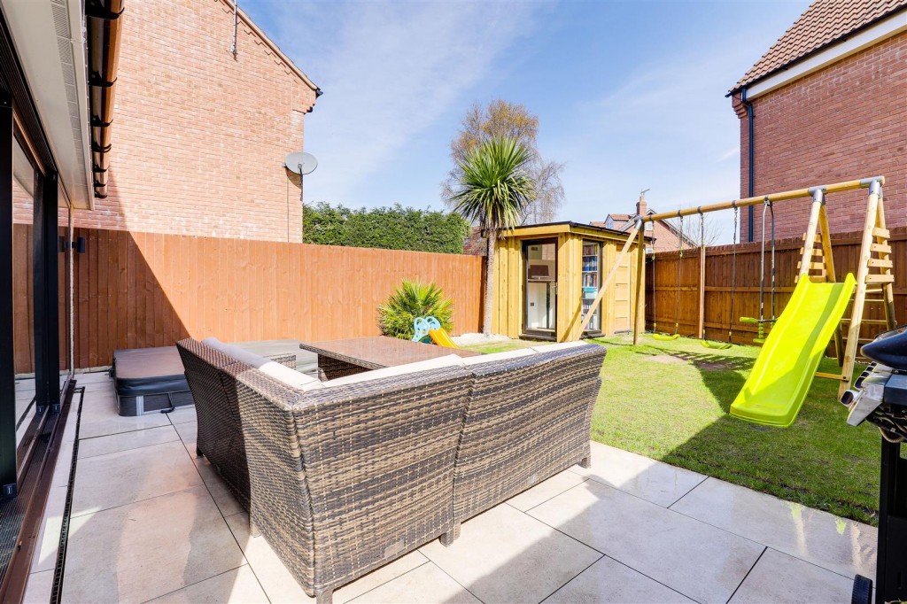 Clovelly Drive, Mapperley, Nottinghamshire, NG3 5NJ