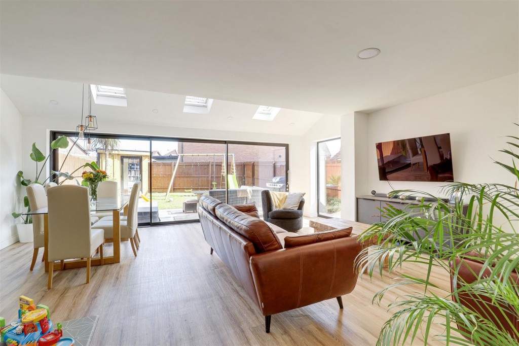 Clovelly Drive, Mapperley, Nottinghamshire, NG3 5NJ