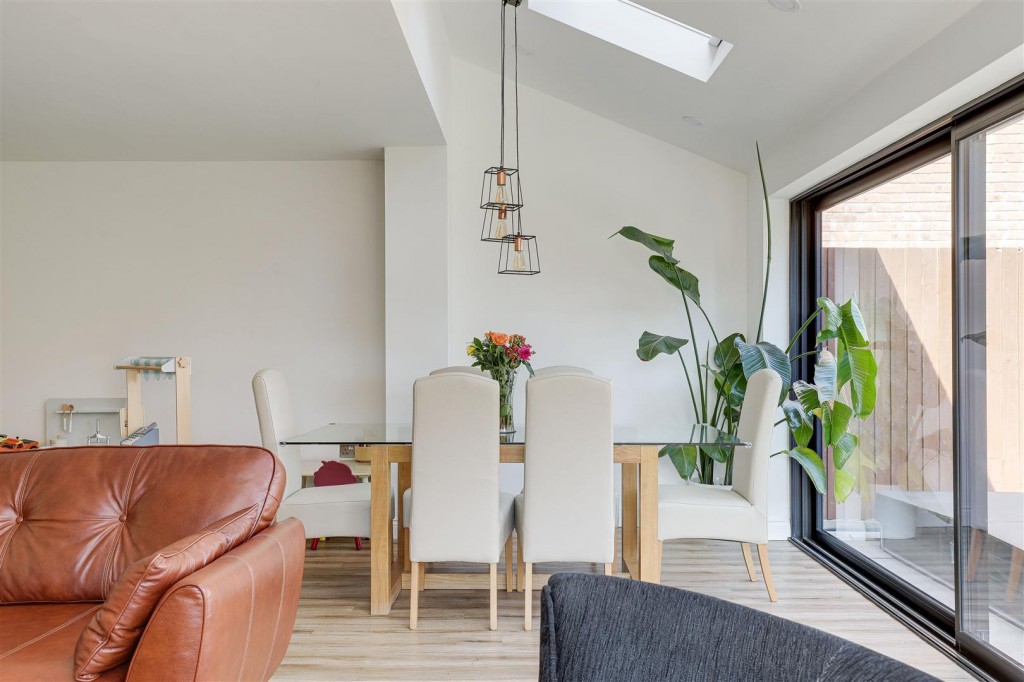 Clovelly Drive, Mapperley, Nottinghamshire, NG3 5NJ