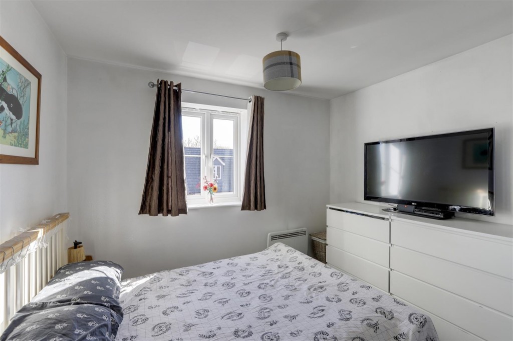 Burberry Avenue, Hucknall, Nottinghamshire, NG15 7EZ