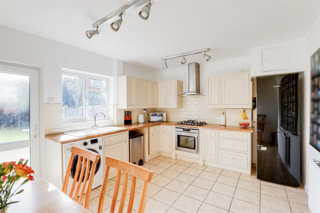 Victor Crescent, Sandiacre, Nottinghamshire, NG10 5JS