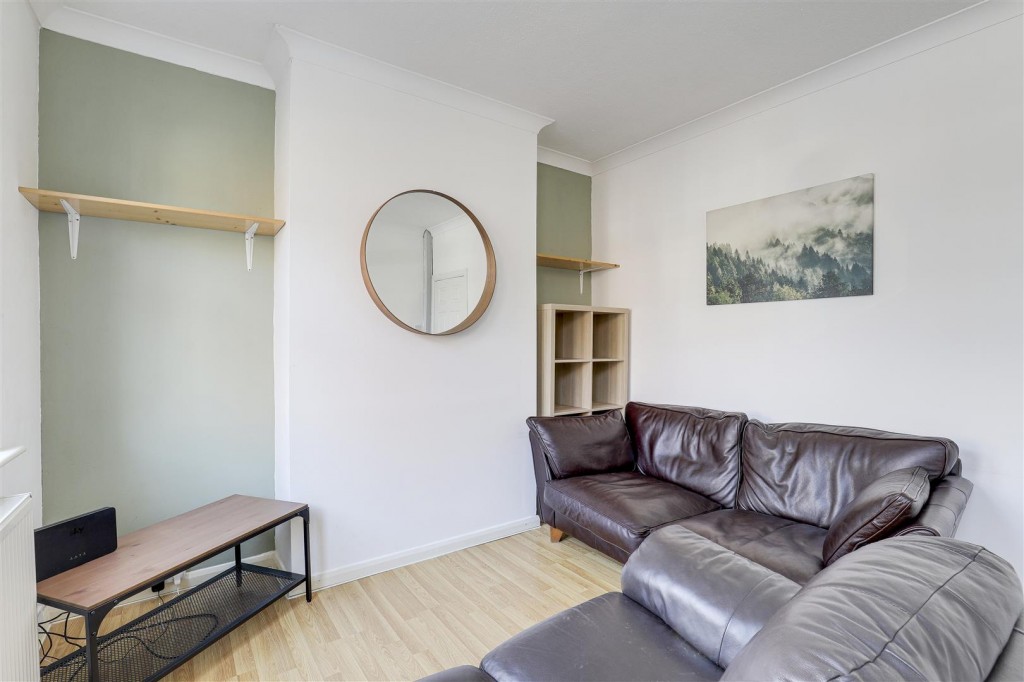 Furlong Avenue, Arnold, Nottingham, NG5 7AR