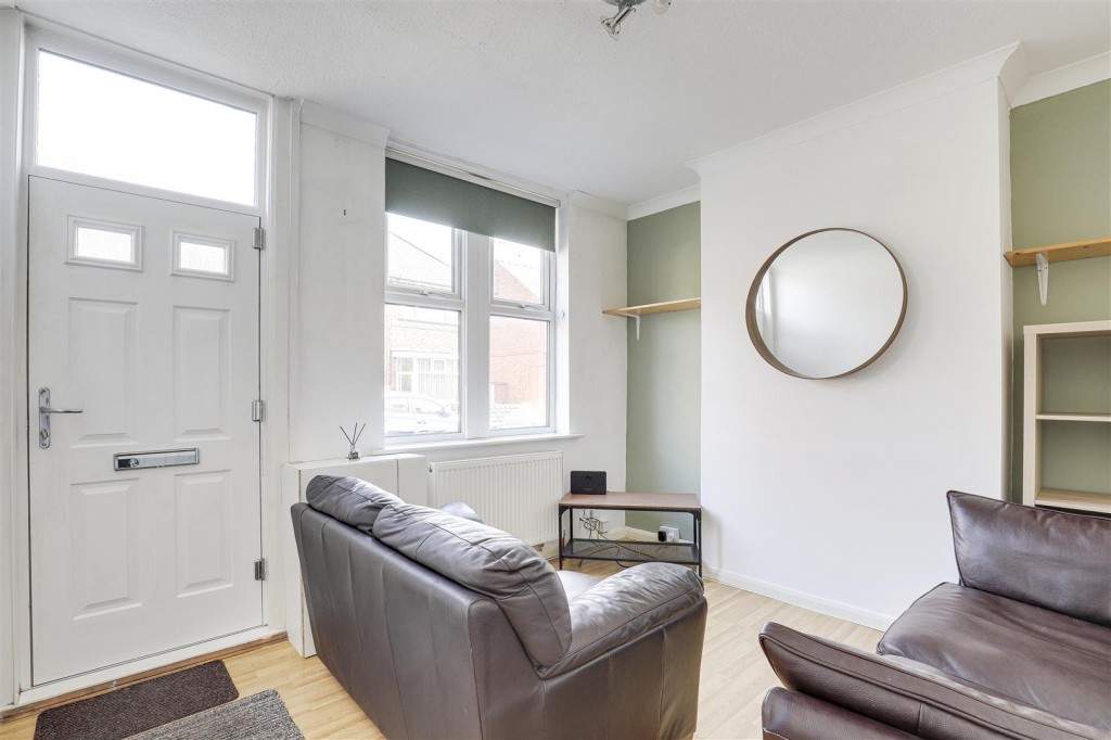 Furlong Avenue, Arnold, Nottingham, NG5 7AR