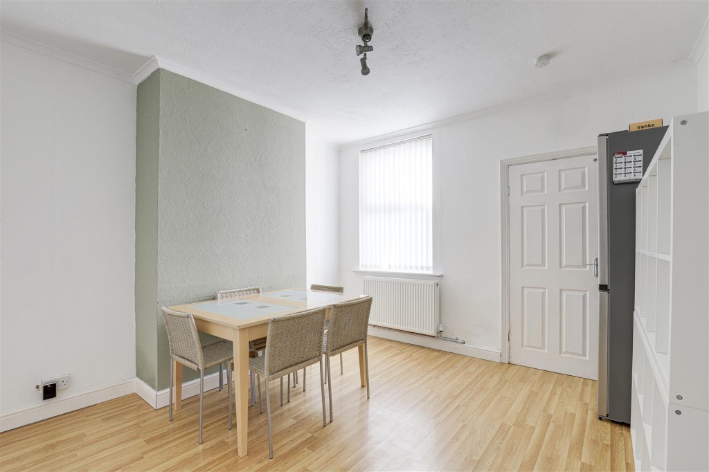 Furlong Avenue, Arnold, Nottingham, NG5 7AR
