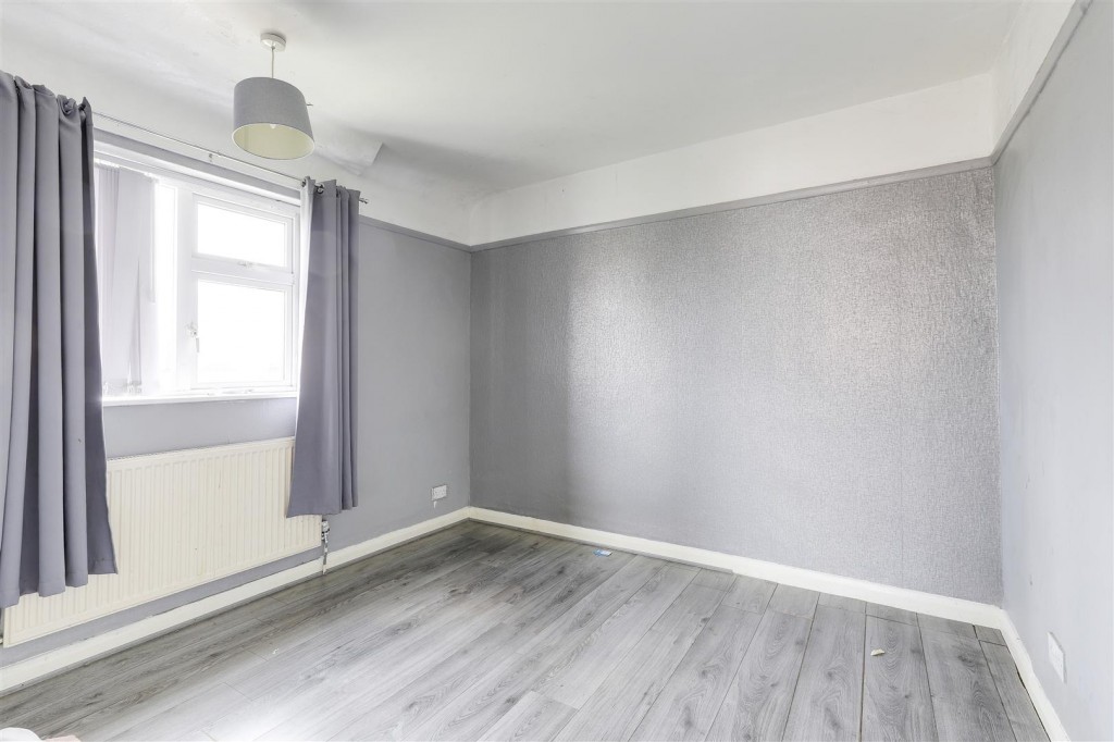 Deepdene Way, Cinderhill, Nottinghamshire, NG8 6BX