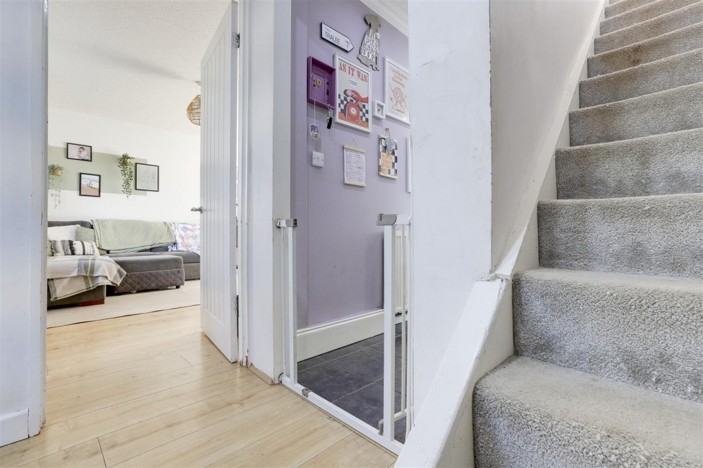 Hoylake Crescent, Broxtowe, Nottinghamshire, NG8 4PX