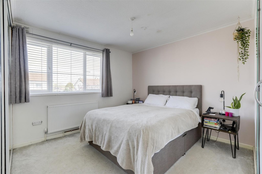 Hoylake Crescent, Broxtowe, Nottinghamshire, NG8 4PX