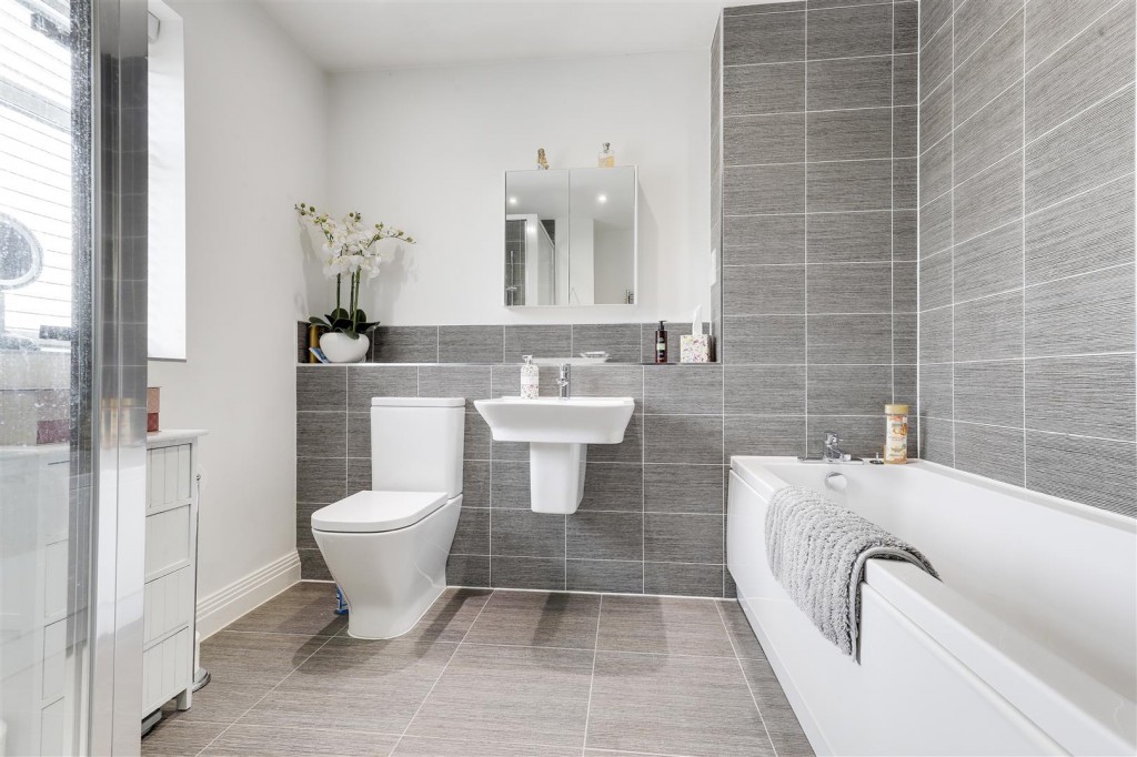 Mill Field Close, Burton Joyce, Nottinghamshire, NG14 2AA