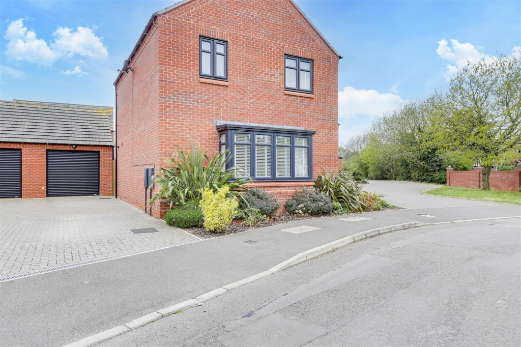 Mill Field Close, Burton Joyce, Nottinghamshire, NG14 2AA