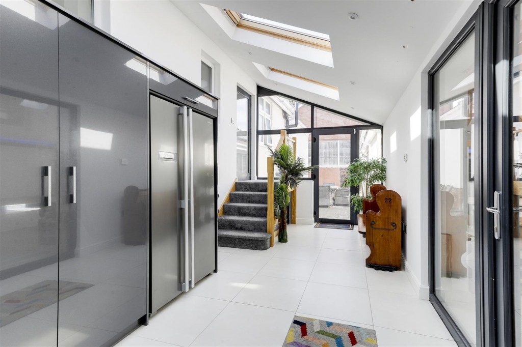 George Road, Carlton, Nottinghamshire, NG4 3AE