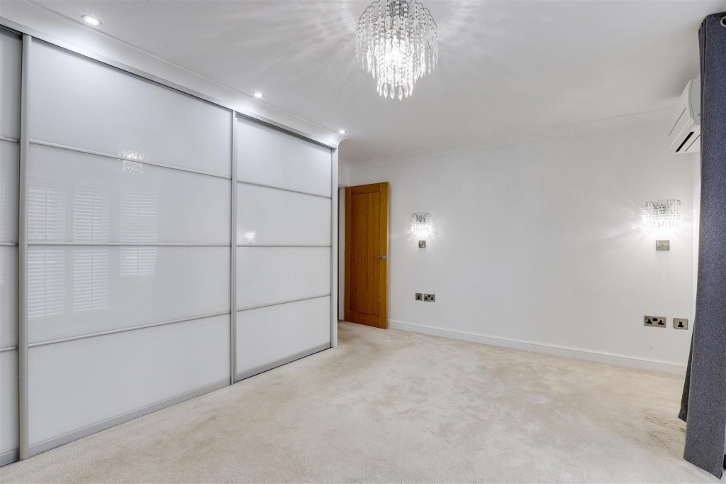 George Road, Carlton, Nottinghamshire, NG4 3AE