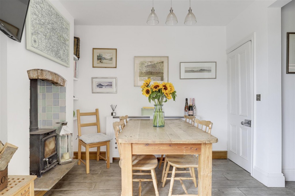 Woodborough Road, Nottinghamshire, NG3 5QQ