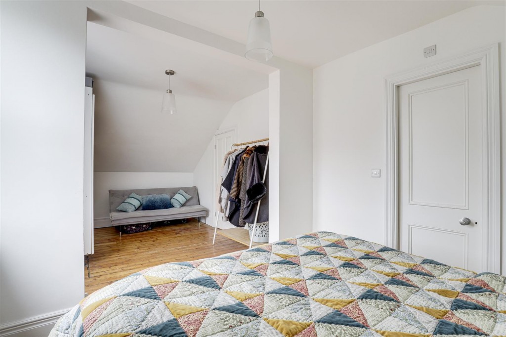 Woodborough Road, Nottinghamshire, NG3 5QQ