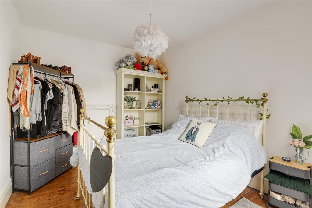 Woodborough Road, Nottinghamshire, NG3 5QQ