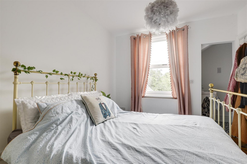 Woodborough Road, Nottinghamshire, NG3 5QQ