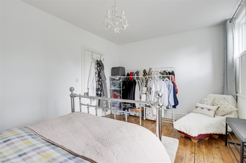 Woodborough Road, Nottinghamshire, NG3 5QQ