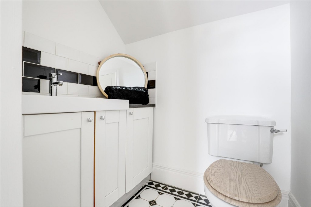 Woodborough Road, Nottinghamshire, NG3 5QQ