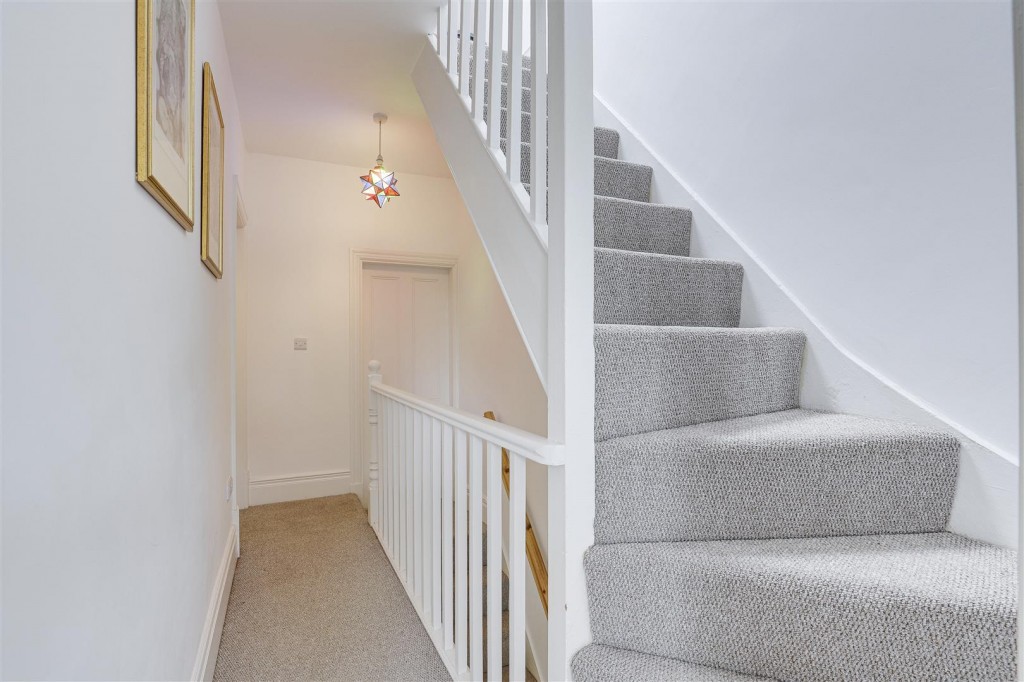 Woodborough Road, Nottinghamshire, NG3 5QQ
