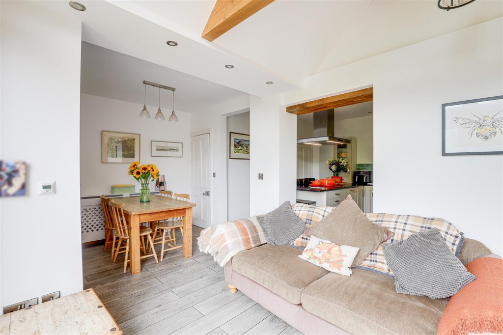 Woodborough Road, Nottinghamshire, NG3 5QQ