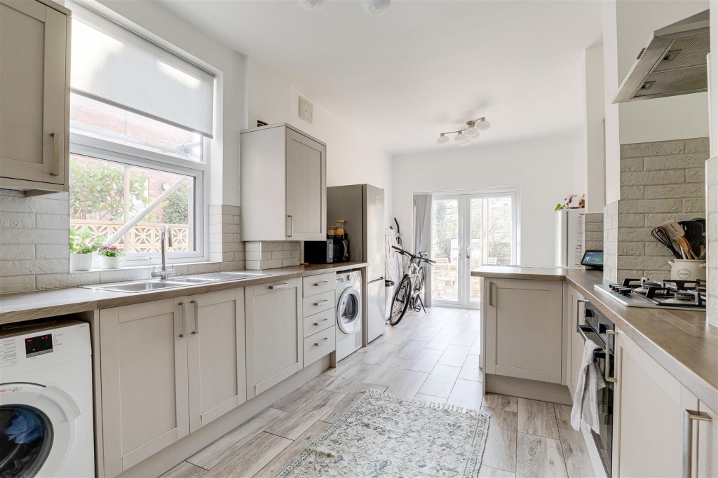 Ella Road, West Bridgford, Nottinghamshire, NG2 5GW