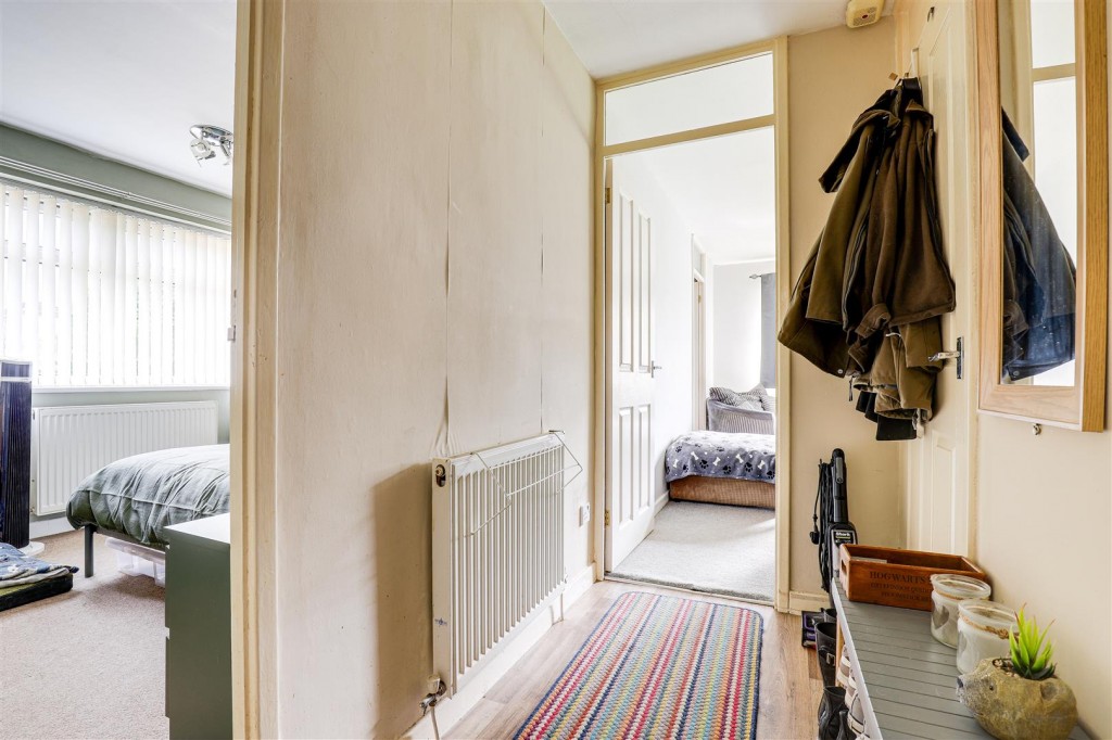 Abbotsbury Close, Rise Park, Nottinghamshire, NG5 5BY
