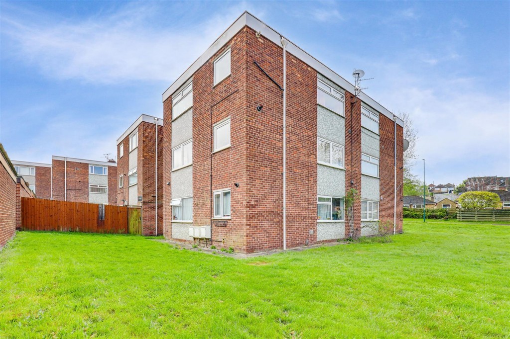 Abbotsbury Close, Rise Park, Nottinghamshire, NG5 5BY