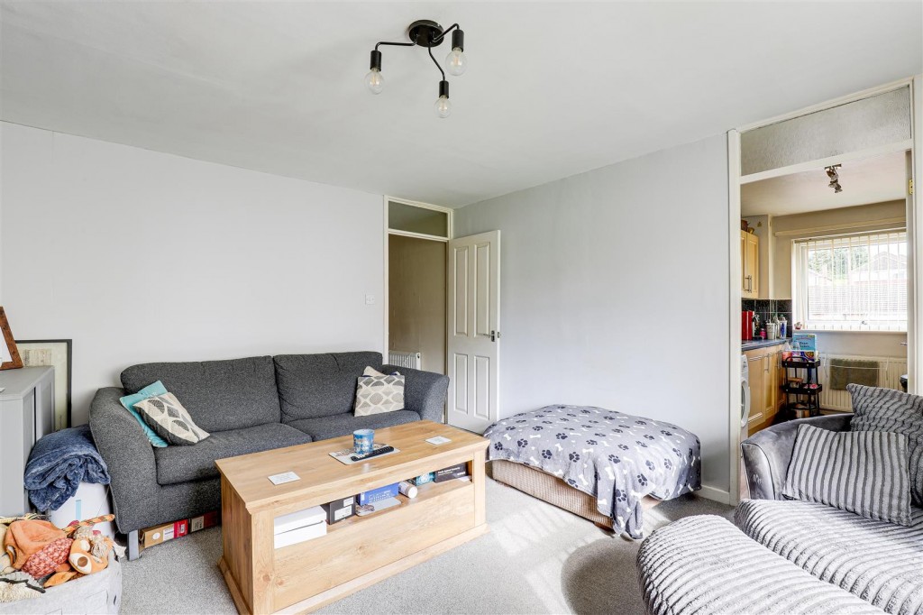 Abbotsbury Close, Rise Park, Nottinghamshire, NG5 5BY