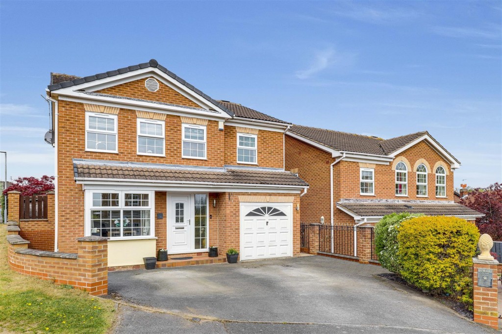 Larch Close, Arnold, Nottinghamshire, NG5 8SB