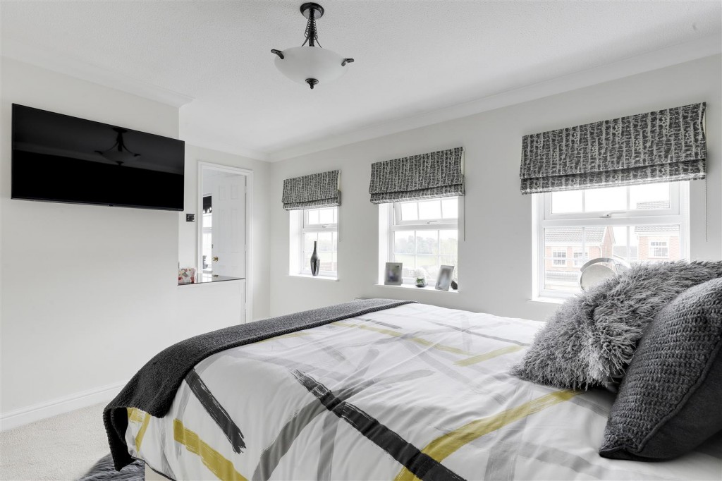 Larch Close, Arnold, Nottinghamshire, NG5 8SB