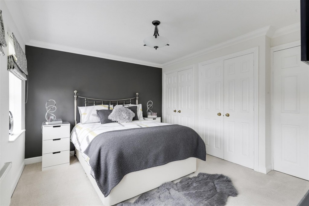 Larch Close, Arnold, Nottinghamshire, NG5 8SB