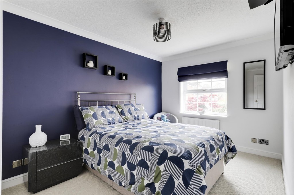 Larch Close, Arnold, Nottinghamshire, NG5 8SB