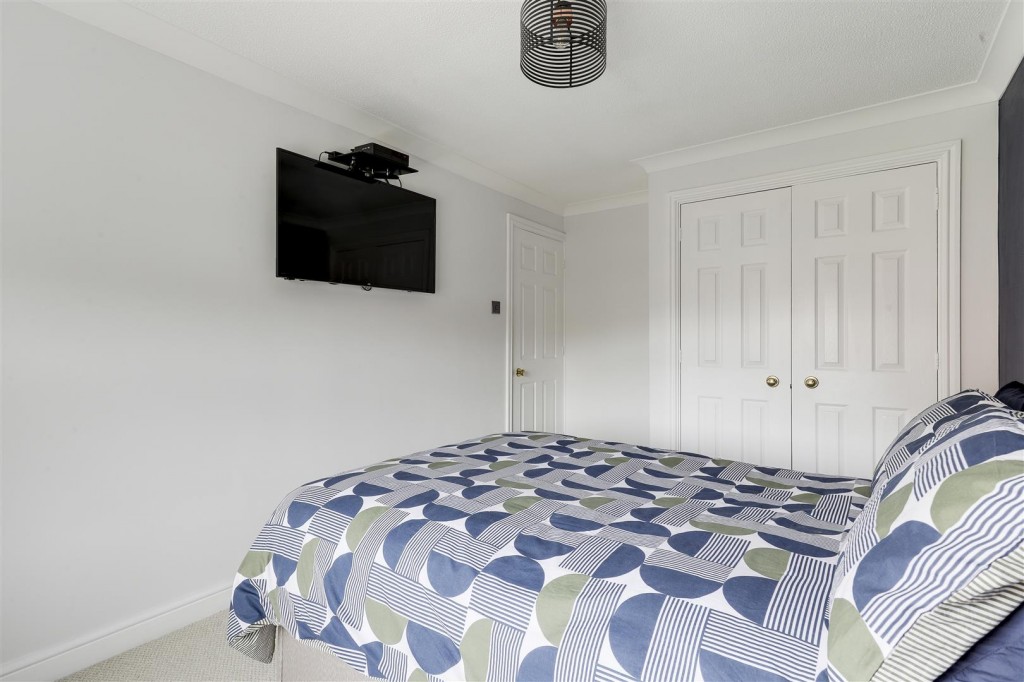 Larch Close, Arnold, Nottinghamshire, NG5 8SB