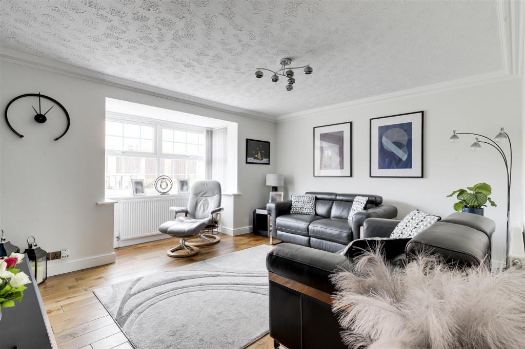 Larch Close, Arnold, Nottinghamshire, NG5 8SB