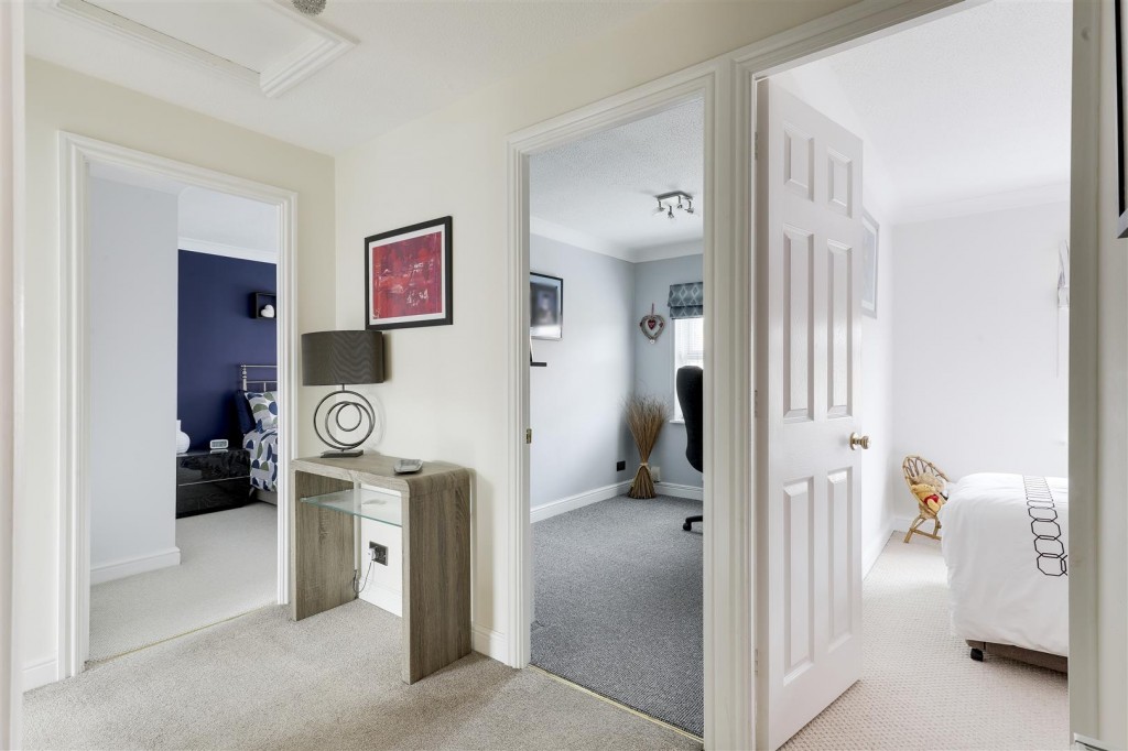 Larch Close, Arnold, Nottinghamshire, NG5 8SB