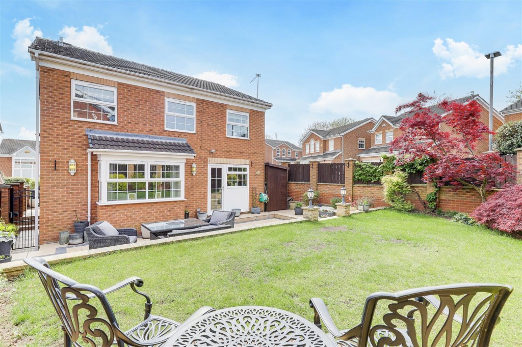 Larch Close, Arnold, Nottinghamshire, NG5 8SB